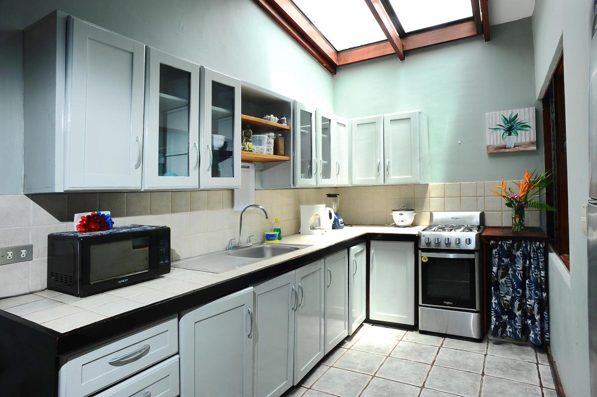 Private Fully Furnished Home At Wide Mouth Frog Hostel Кепос Экстерьер фото